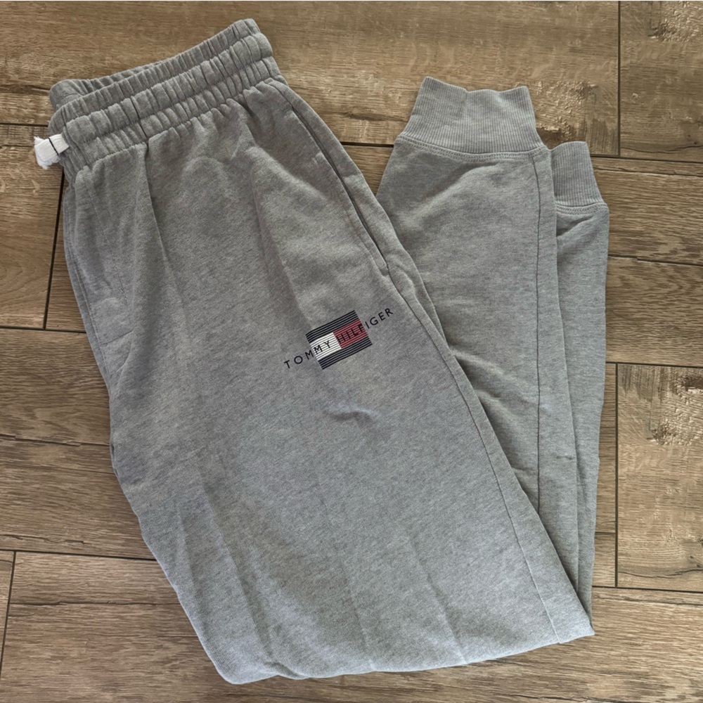 Tommy Hilfiger• sweatpants🩶